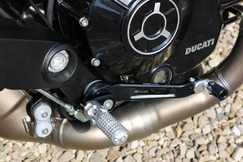 CNC Racing Rider footpeg kit eccentric adjustable 24 positions - Ducati  Black | PER01B