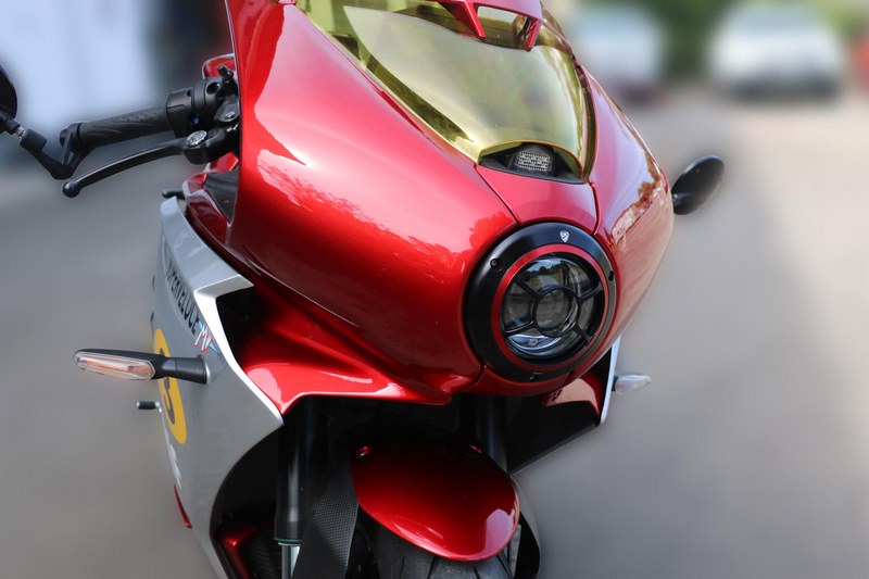 CNC Racing / シーエヌシーレーシング Headlight cover MV Agusta Superveloce 800 - Bicolor  Black/Red | PRF01BR