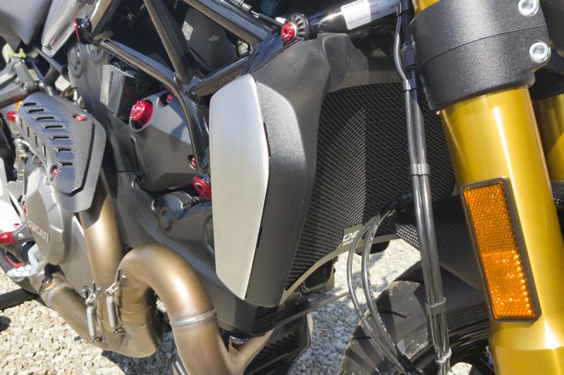CNC Racing Radiator guard Ducati Monster/Supersport/Hypermotard  Black | RA012B