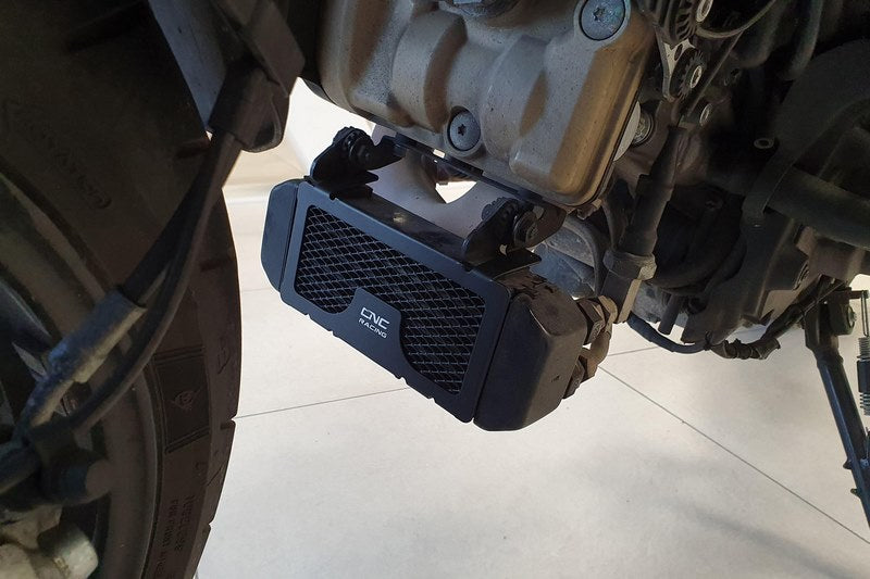CNC Racing / シーエヌシーレーシング Radiator Guard Oil Ducati Hypermotard 939/950 | RA065