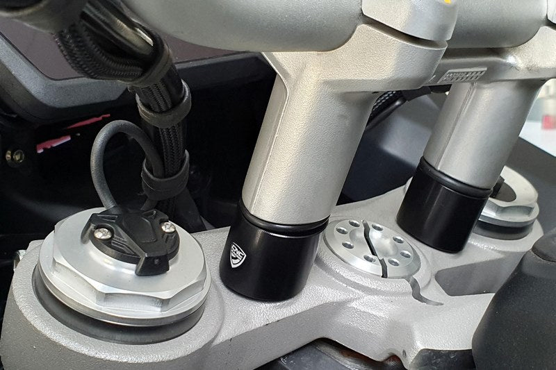 CNC Racing / シーエヌシーレーシング Handlebar clamp spacers H 30mm Ducati Multistrada V4 for OEM riser | RM258