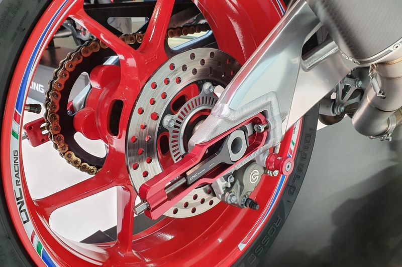 CNC Racing Swingarm spools M6 | SC190