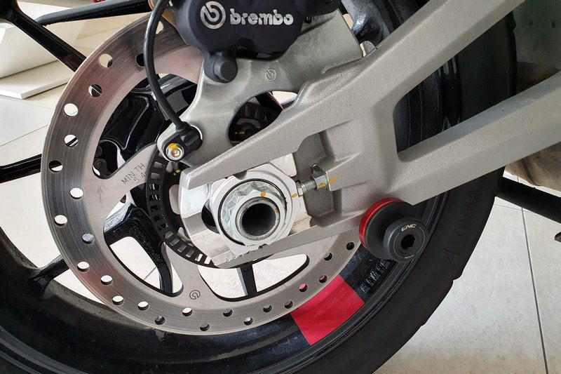 CNC Racing / シーエヌシーレーシング Swingarm spools M8 | SC300