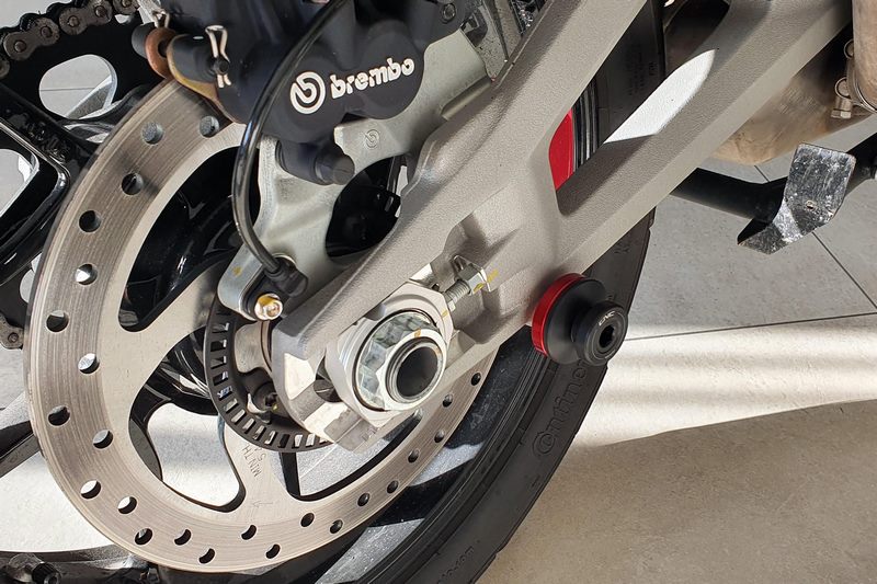 CNC Racing / シーエヌシーレーシング Swingarm spools M8 | SC300