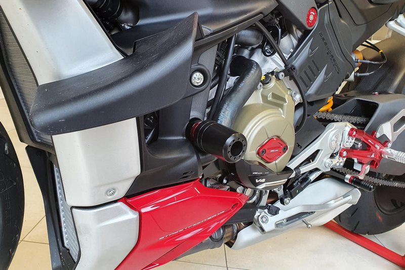CNC Racing Frame crash protections Ducati Streetfighter V4 | TC322