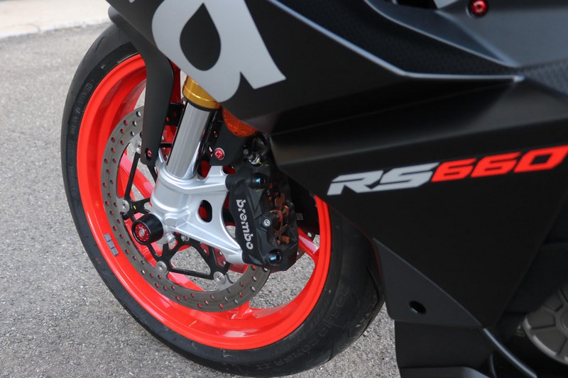CNC Racing / シーエヌシーレーシング Front wheel protectors Aprilia | TP439