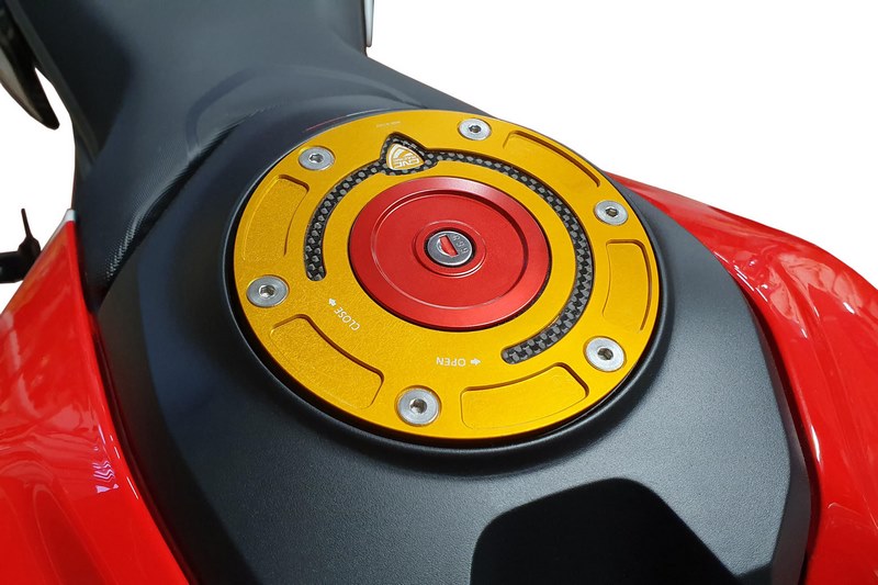 CNC Racing Fuel tank cap - flange Carbon | TSB05