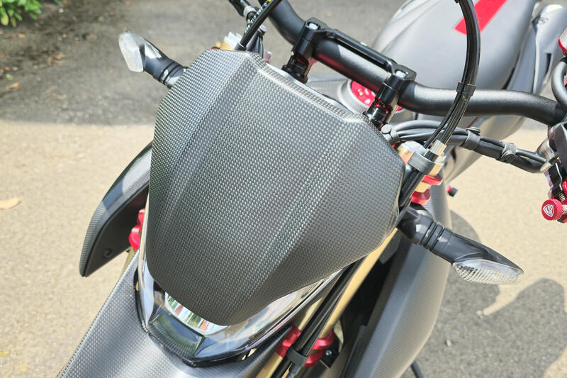 風防  マット