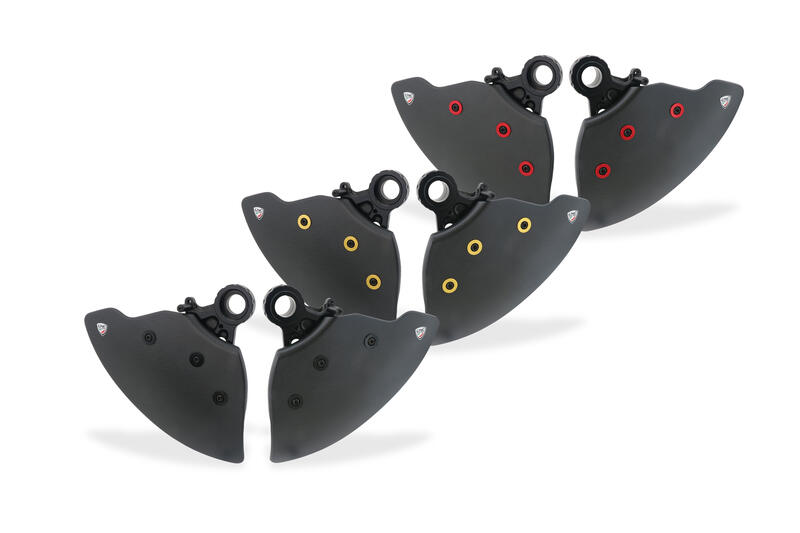 GPダクトEVO - フロントブレーキ冷却システム - カーボンマット