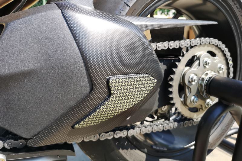 CNC Racing Swingarm cover Ducati Panigale V4 - Carbon/Kevlar  Matt Carbon | ZA865Y