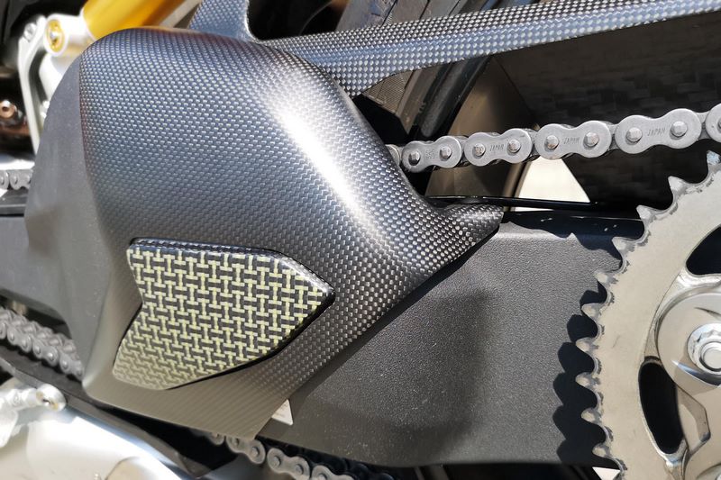 CNC Racing Swingarm cover Ducati Panigale V4 - Carbon/Kevlar  Matt Carbon | ZA865Y