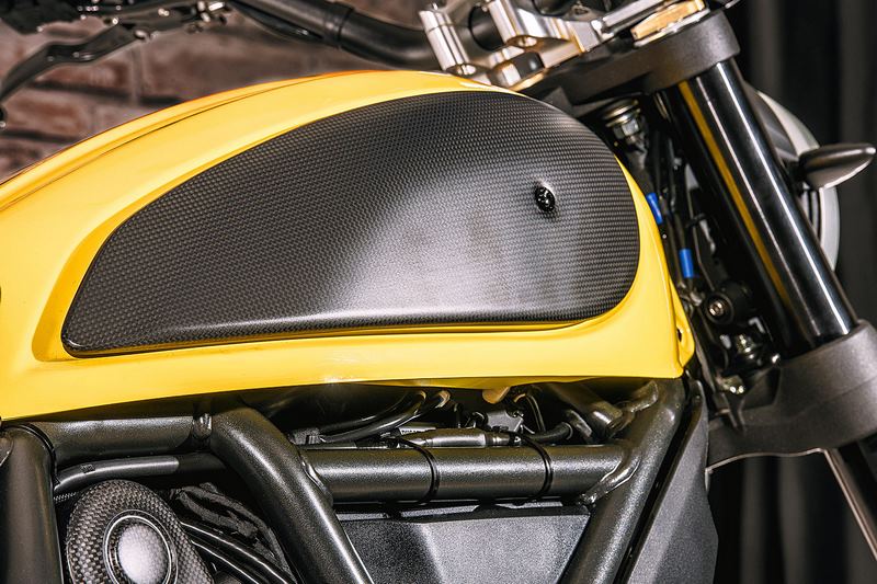 CNC Racing Side cover fuel tank Ducati Scrambler - matt carbon  Matt Carbon | ZA974Y