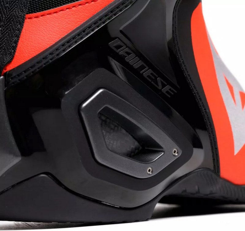 Dainese / ダイネーゼ AXIAL 2 ブーツ ブラック/フルオレッド | 2017900052-628