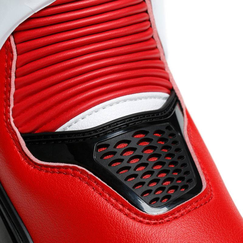 Dainese / ダイネーゼ TORQUE 3 OUT ブーツ ブラック/ホワイト/LAVAレッド | 201795227-A66