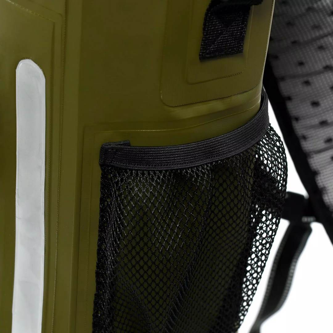 Dainese / ダイネーゼ EXPLORER WP バックパック 15L ブラック/グリーン | 201980086-636