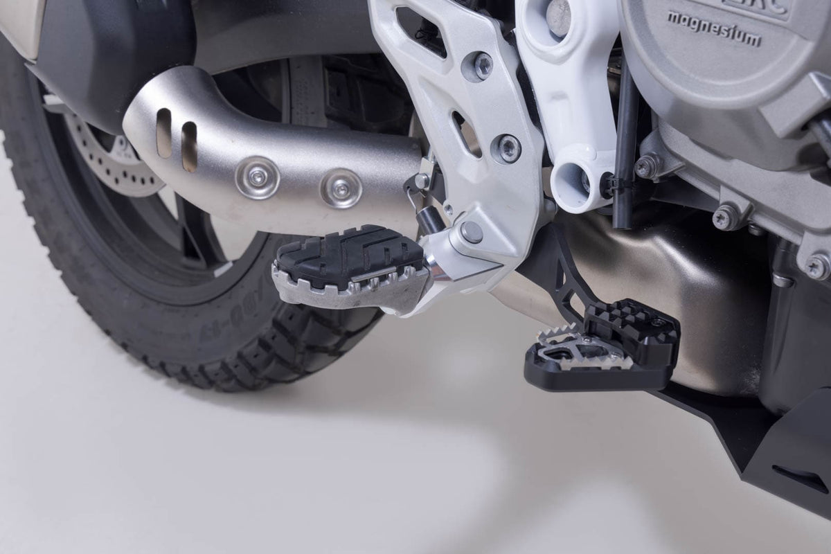 SW-MOTECH / SWモテック ION Fußrasten-Kit Silbern. BMW F 450 GS (25-). | FRS.07.011.11200/S