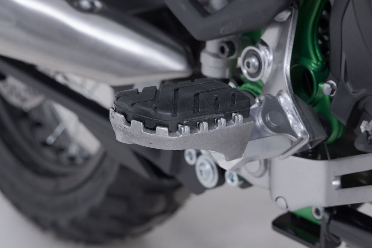 SW-MOTECH / SWモテック ION Fußrasten-Kit Kawasaki KLE500 / KLE500 SE (26-). | FRS.08.011.10500/S