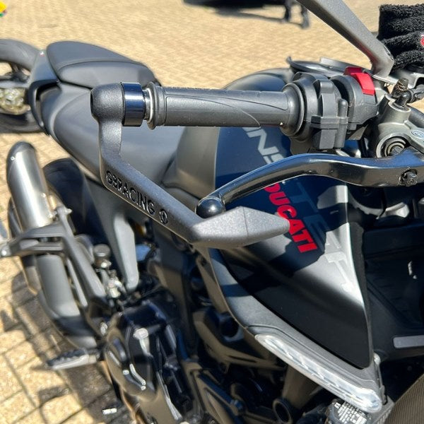 GBRacing / ジービーレーシング  ブレーキレバーガード 18mmインサートと10mmスペーサー、160mm。 | BLG-18-S10-A160-GBR