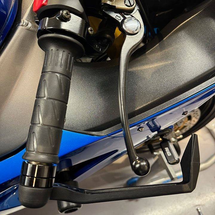GBRacing / ジービーレーシング M8 スレッド ブレーキレバーガード  5mmスペーサー、6mmリセス、160mmモールド | BLG-M8-S5-B5-R6-A160-GBR
