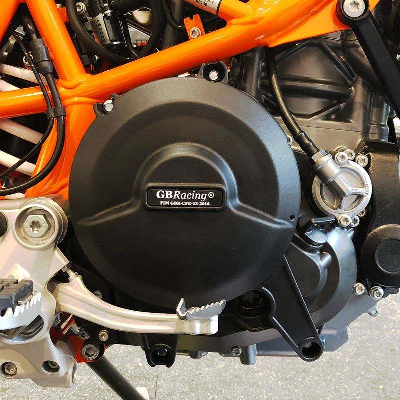 GBRacing / ジービーレーシング Duke 690 エンジンカバーセット 2011 | EC-690-2011-SET-GBR