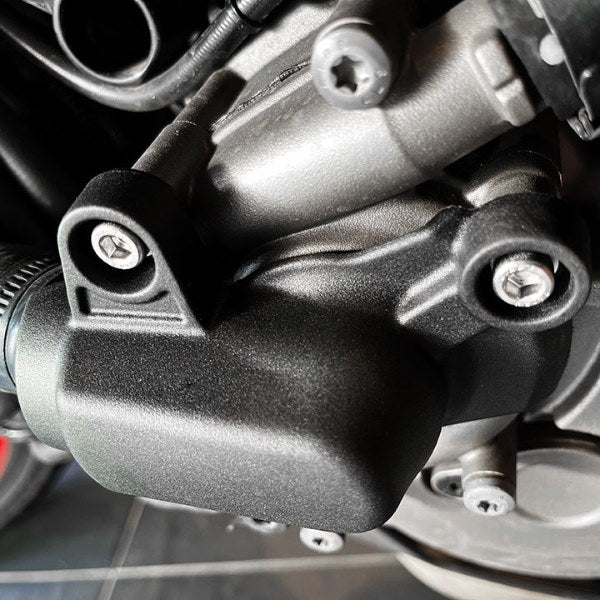 GBRacing / ジービーレーシング  SuperSport 937ウォーターポンプカバー2016-2020 | EC-937-2016-5-GBR