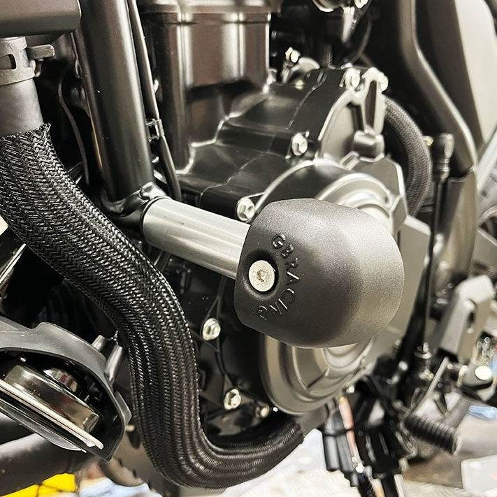 GBRacing / ジービーレーシング XL ブレットフレームスライダーセット - CL 500 2023-2024 - STREET | FS-CL500-2023-XL