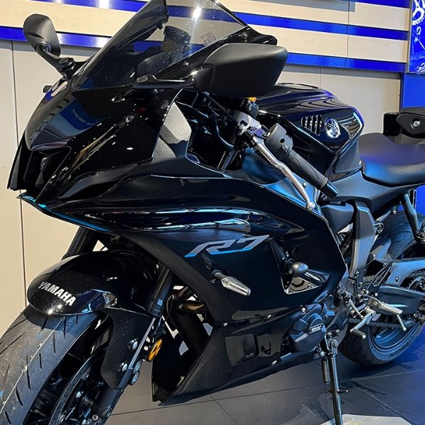 GBRacing / ジービーレーシング  YZF -R7 BULLET FREAL SLIDER 2022-2023-左側 - 通り| FS-R7-2022-LHS-S