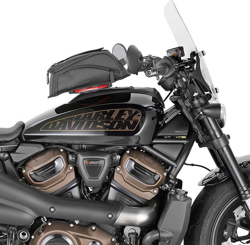 GIVI / ジビ スクリーン Harley-Davidson Sportster 1250 S クリア dim. HxW 44x45 cm （A8401A フィッティングキット別途必要） HARLEY DAVIDSON Sportster S 1250 | 8401A
