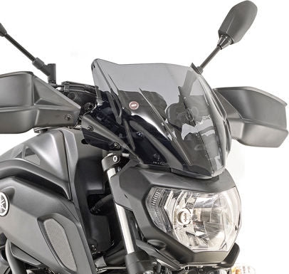 Givi / ジビ スクリーン Yamaha MT-07 18-20 スモーク dim. HxW 28x365 cm フィッティングキット付属 | A2140