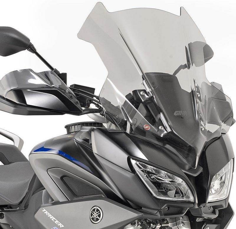 GIVI / ジビ ウインドシールド ティンテッド（スモーク）  550 mm 高さ  465 mm ワイド Yamaha Tracer 900 / 900 GT (18-20) | D2139S