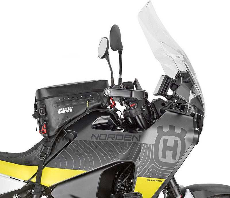 Givi / ジビ ウインドスクリーン Husqvarna Norden 901 クリア dim. HxW 54 x 43 cm | D9430ST