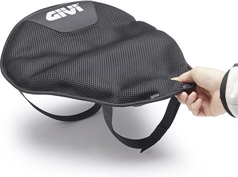 GIVI / ジビ ユニバーサルサドルシート クッション ブラック  ブリーザブルファブリック | S230
