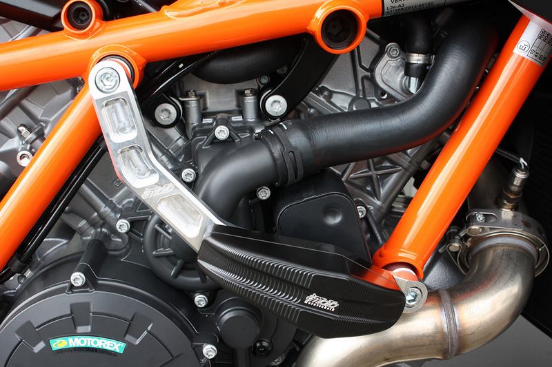 GSGモトテクニック クラッシュパッドセット Streetline アタッチメント ブラックアノダイズド KTM 1290 Super Duke R (2020 -) | 1505040-KM13-SH