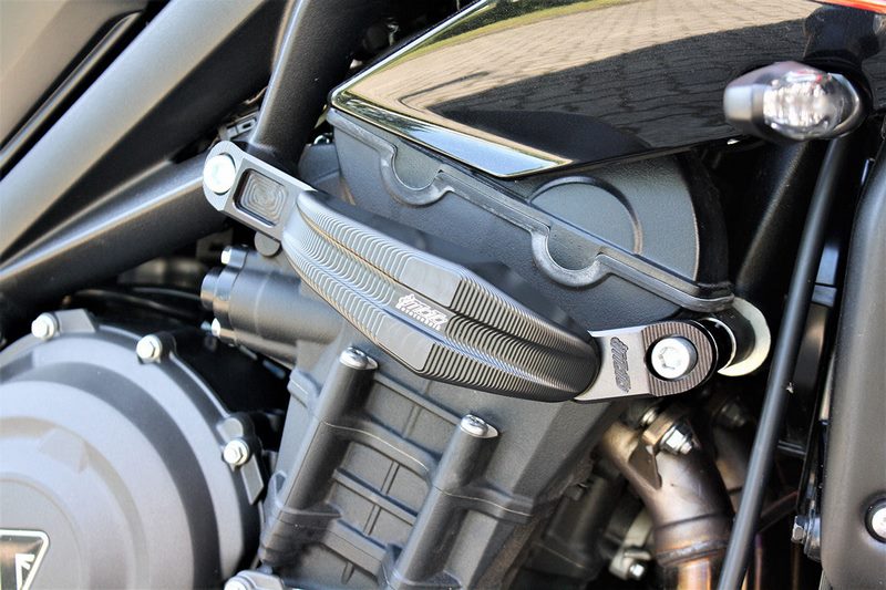 GSGモトテクニック クラッシュパッドセット Streetline マウンティングキット ブラックアノダイズド Triumph ストリートトリプル 765 (2017-2019) | 1505040-T32-SH