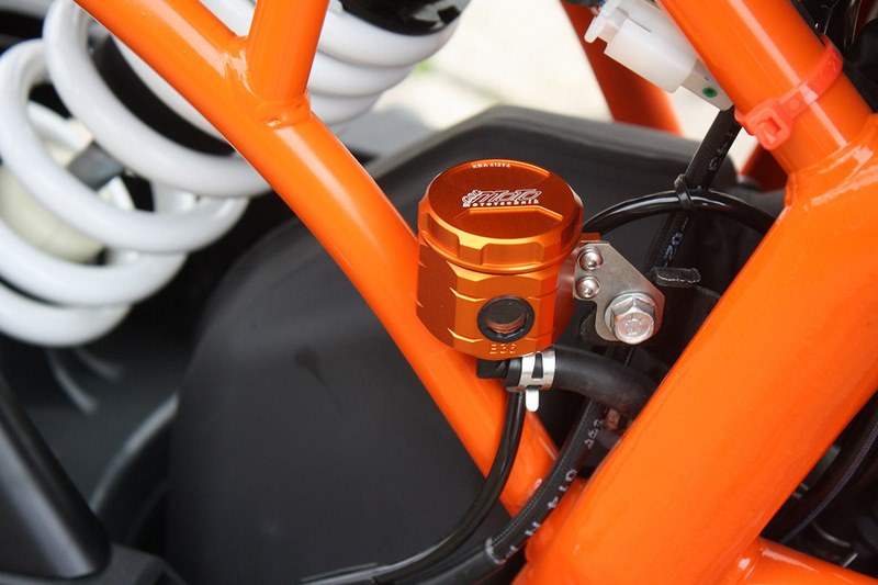 GSGモトテクニック ブレーキオイルリザーバー  リア  KTM RC 125 / 200 (2014-2016) | 3999-B36-KM7