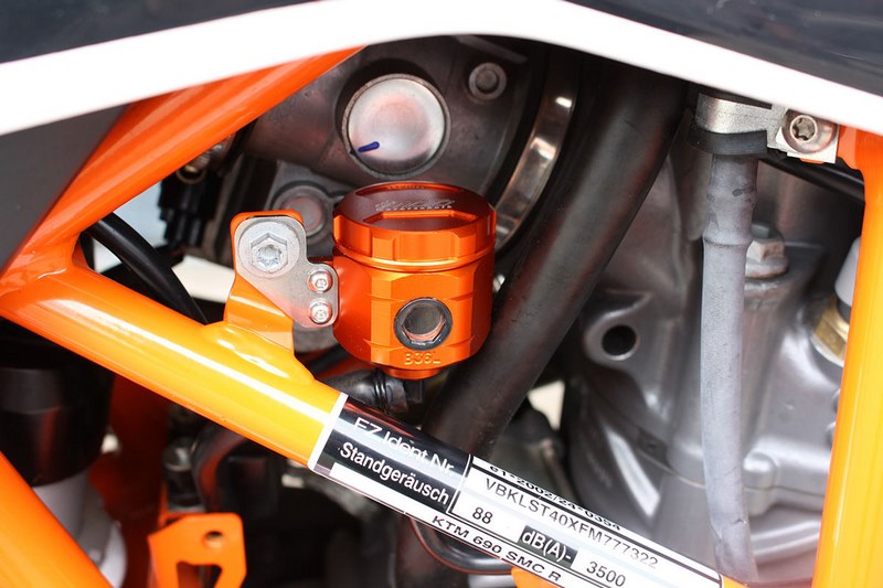 GSGモトテクニック ブレーキオイルリザーバー  リア  KTM 690 SMC B/B3 (2008 -) | 3999-B36L-SMC