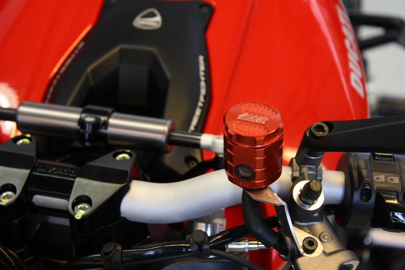 GSGモトテクニック クラッチオイルリザーバー Ducati ストリートファイター / S (1098) (2009 -) | 3999-B38-D17