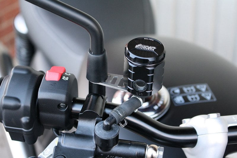 GSGモトテクニック ブレーキオイルリザーバー  フロント  Triumph Street Twin 900 2016-2018 | 3999-B38-T30
