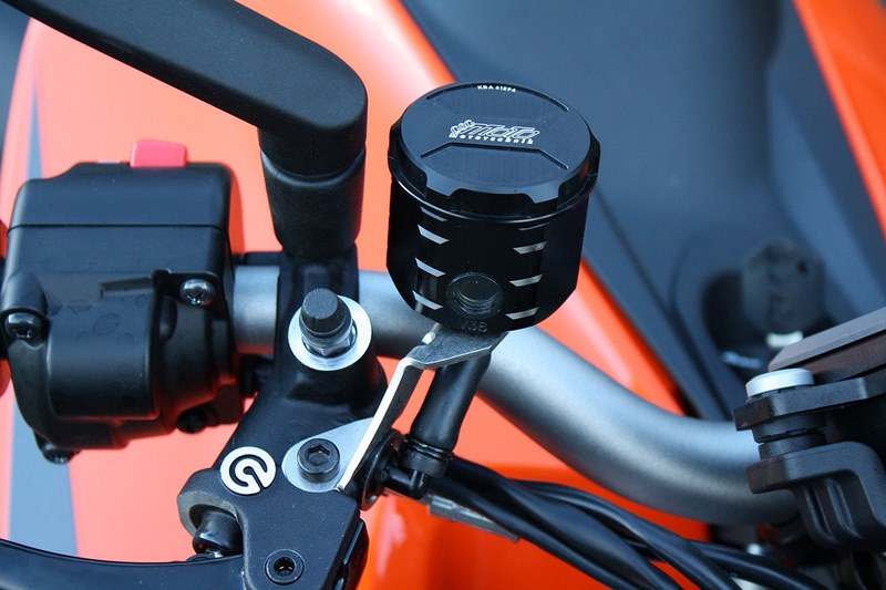GSGモトテクニック ブレーキオイルリザーバー  フロント  KTM 1290 Super Duke (2014-2019) | 3999-V38-KM5