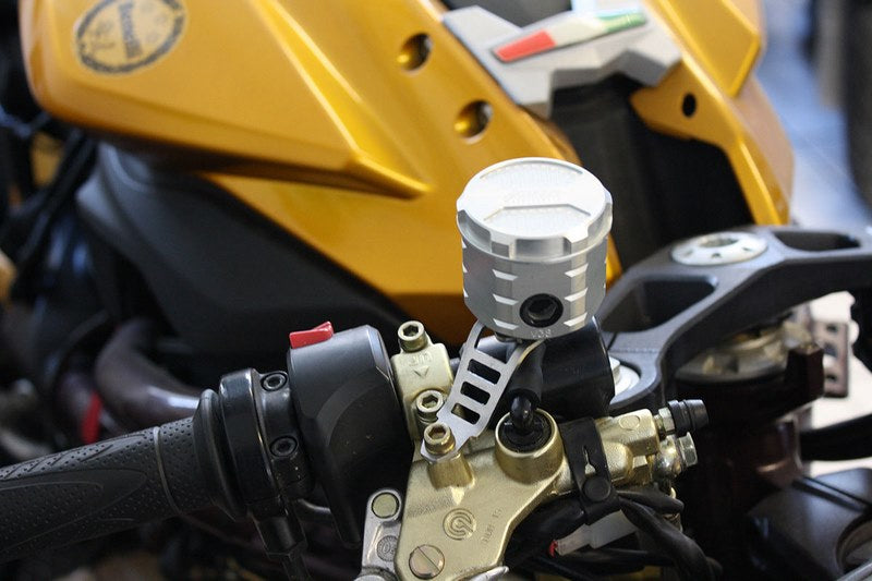 GSGモトテクニック ブレーキオイルリザーバー  フロント  Benelli TNT 1130 Café Racer | 3999-V38-N11