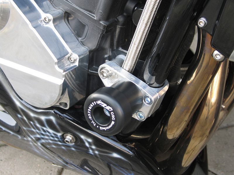 GSGモトテクニック クラッシュパッドセット マウンティングプレート ブラックアノダイズド Kawasaki ZRX 1100 / ZRX 1200 | 70055-K13-SH