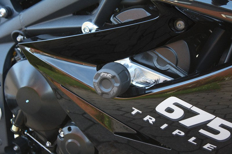 GSGモトテクニック クラッシュパッドセット マウンティングプレート ブラックアノダイズド Triumph Daytona 675 (2006-2012) up to chassis number: 459251 | 9044750-T18-DS-SH
