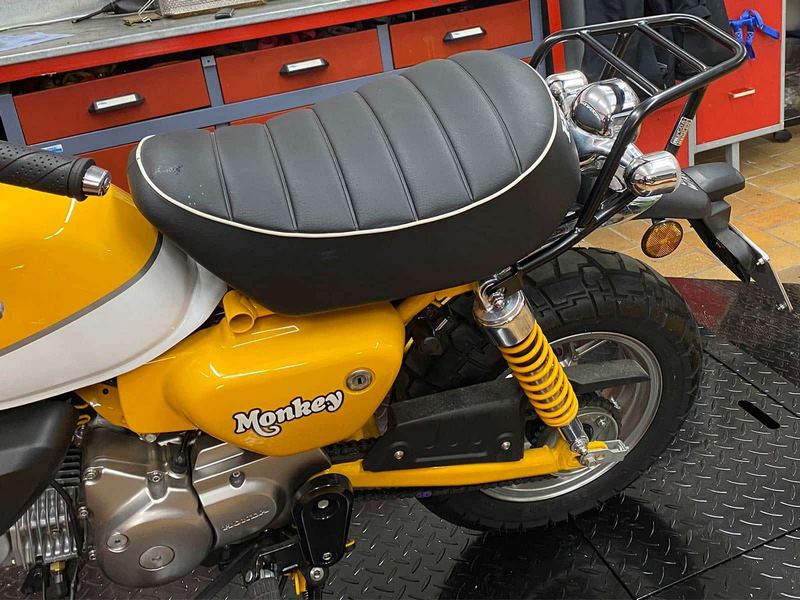 ヘプコ＆ベッカー リアキャリア  ブラック  HONDA Monkey125 | 6549523 01 01