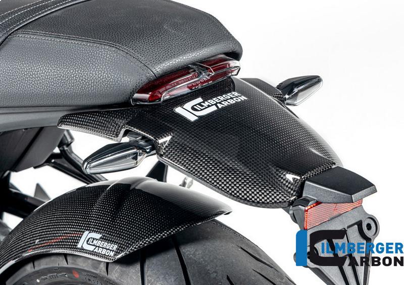 ウインカーホルダーカバー カーボングロッシー