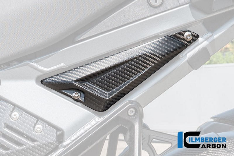 リアフレーム左側カーボンマット三角カバー