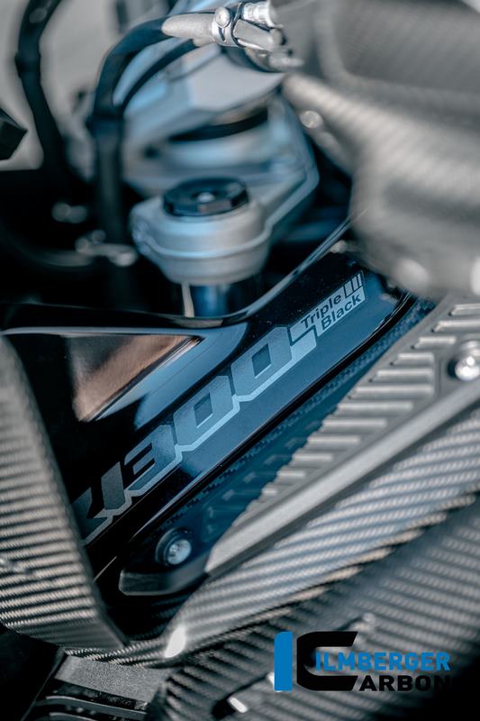 上部タンクキャップ左カーボンマット