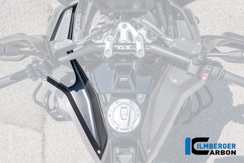 上部タンクキャップ左カーボンマット