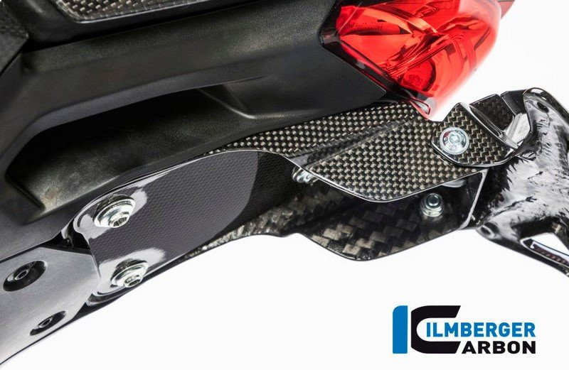 ILMBERGER / イルムバーガーカーボンパーツ ナンバープレートホルダー　ショート グロスカーボン - Ducati Supersport 939 | NHO.019.DSS7G.K