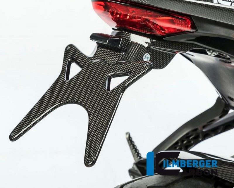 ILMBERGER / イルムバーガーカーボンパーツ ナンバープレートホルダー　ショート グロスカーボン - Ducati Supersport 939 | NHO.019.DSS7G.K