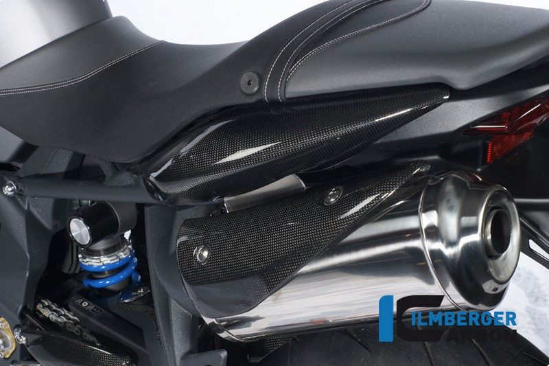 ILMBERGER / イルムバーガーカーボンパーツ アンダーシートサイドパネル (左) カーボン - Triumph Street Triple 675 | SDL.007.TRSTR.K